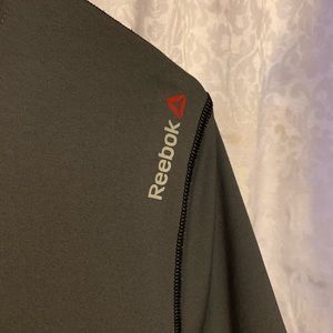 Reebok small gray tee EUC